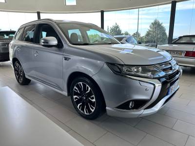 Carro usado Mitsubishi Outlander 2.0 PHEV Instyle Navi Híbrido (Gasolina)