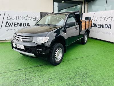 Carro usado Mitsubishi L200 2.5 DI-D CS Inform CC 4WD Diesel