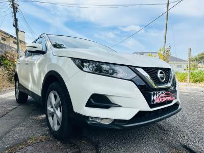 Carro usado Nissan Qashqai 1.3 DIG-T Business Edition Gasolina