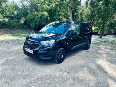 Pesado usado Opel 1.6 CDTi L1H1 Essentia Diesel