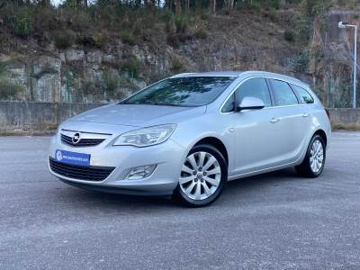 Carro usado Opel Astra Sports Tourer 1.7 CDTi Cosmo Diesel