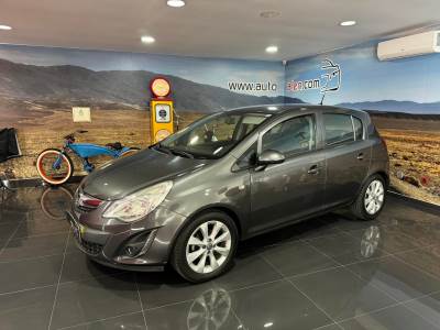 Carro usado Opel Corsa 1.2 Cosmo Gasolina