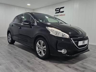 Carro usado Peugeot 208 1.2 VTi Allure Gasolina