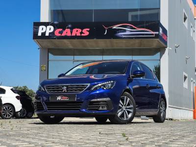 Carro usado Peugeot 308 1.2 PureTech Allure Faróis Full LED Gasolina