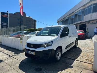 Pesado usado Peugeot 1.6 BlueHDi Confort Diesel