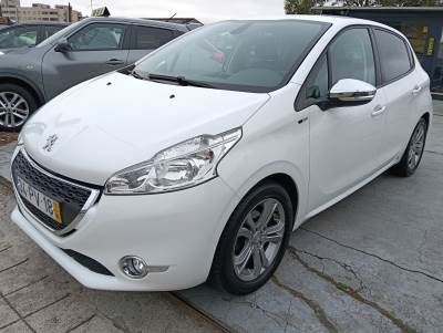 Carro usado Peugeot 208 1.4 HDi SE Style Diesel