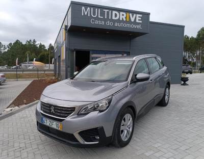 Carro usado Peugeot 5008 1.5 Active Diesel