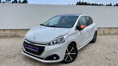 Carro usado Peugeot 208 1.2 e-THP Roland Garros Gasolina