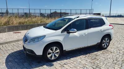 Carro usado Peugeot 2008 1.2 PureTech Allure Gasolina