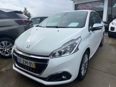 Carro usado Peugeot 208 1.2 PureTech Signature Gasolina