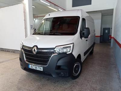 Pesado usado Renault III 2.3 dCi L2H2 3.5T Diesel