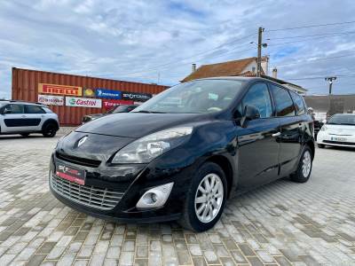 Carro usado Renault Grand Scénic 1.5 dCi Luxe 7L Diesel