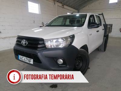 Carro usado Toyota Hilux 2.4 D-4D 4x4 CD CM 5Lug 150cv Diesel