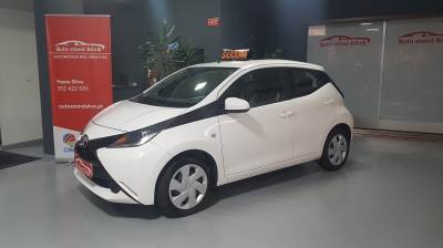 Carro usado Toyota Aygo 1.0 X-Play Gasolina