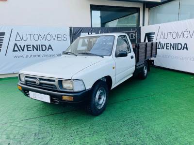 Carro usado Toyota Hilux 2.4 D LN90L Cx Mad. C.Ex Diesel