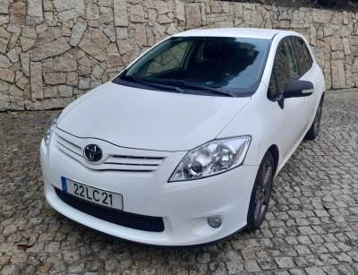 Carro usado Toyota Auris 1.4 D-4D Active+AC+VSC Diesel