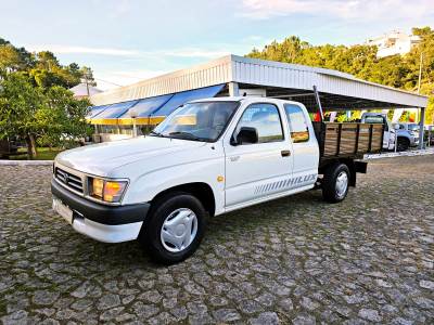 Carro usado Toyota Hilux 2.4 D LN150LT CE Diesel