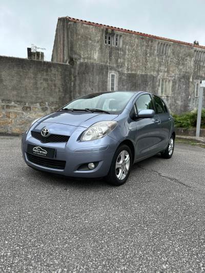 Carro usado Toyota Yaris 1.33 VVT-i Trend CVT Gasolina