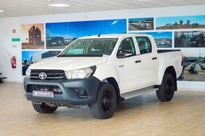 Carro usado Toyota Hilux 2.4 D-4D 2WD CD Diesel