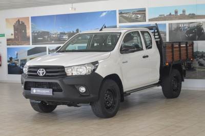 Carro usado Toyota Hilux 2.4 D-4D 2WD CE 3L Diesel