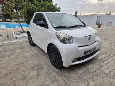 Carro usado Toyota iQ 1.33 VVT-i 2 MultiDrive NAVI+Bluetooth Gasolina