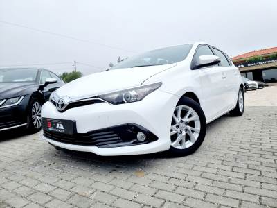 Carro usado Toyota Auris 1.4 D-4D Comfort+Navi Diesel