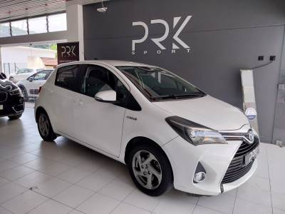 Carro usado Toyota Yaris 1.5 HSD Comfort+P.Style Híbrido (Gasolina)