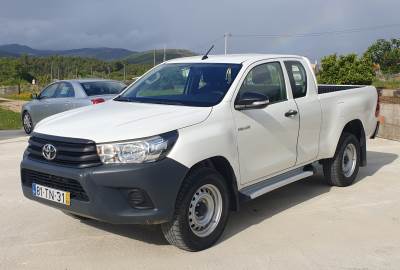 Carro usado Toyota Hilux 2.4 D-4D 4WD CD Tracker 3L Diesel