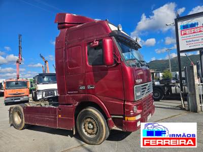 Pesado usado Volvo 420 4x2 Diesel