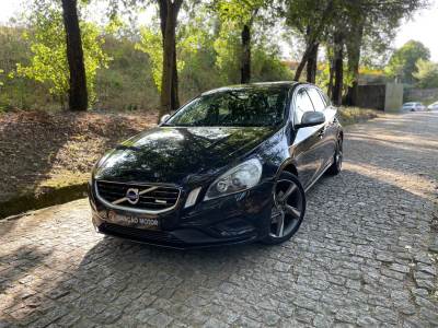 Carro usado Volvo V60 1.6 D2 Drive R-Design Start/Stop Diesel