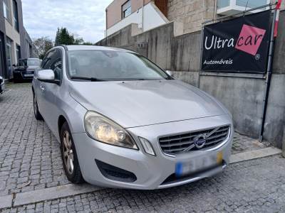 Carro usado Volvo V60 2.0 D3 Momentum Diesel