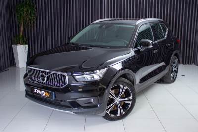 Carro usado Volvo XC 40 1.5 T5 PHEV Momentum Híbrido (Gasolina)