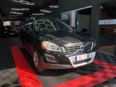 Carro usado Volvo XC 60 2.0 D3 Drive Momentum Diesel