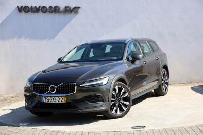 Carro usado Volvo V60 Cross Country 2.0 D4 Momentum Geartronic Diesel