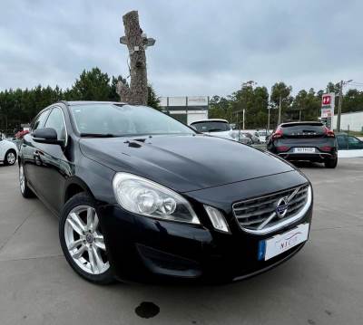 Carro usado Volvo V60 1.6 D2 Drive Kinetic Powershift Start/Stop Diesel